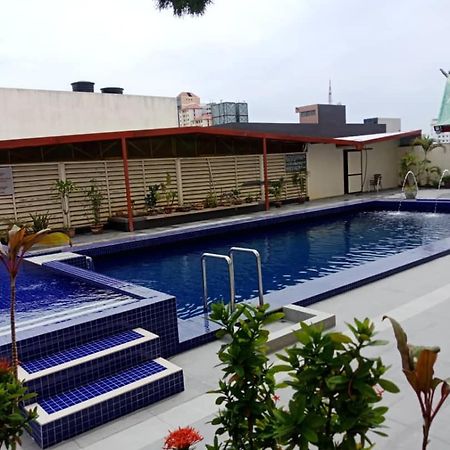 Red Rock Hotel Penang George Town Exteriör bild